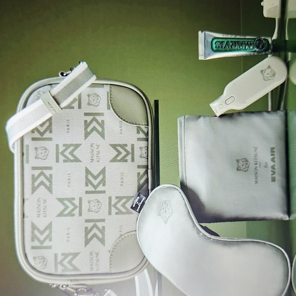 MAISON KITSUNE, Women's cross body And Travel Kit. - Picture 3 of 16